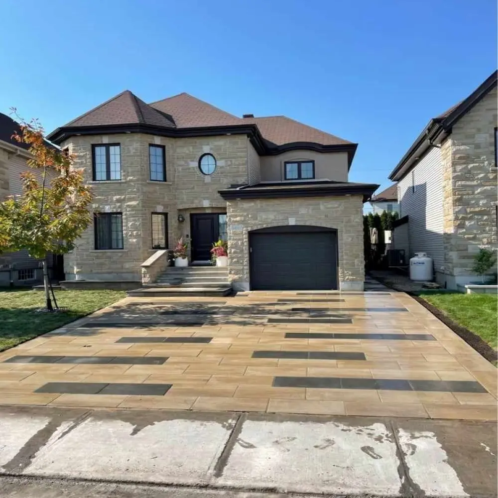 Pavé uni à laval
